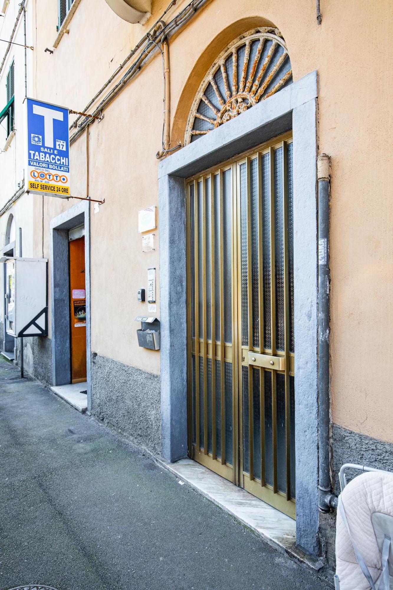 Elegante Dimora La Spezia-Free Parking Apartment Bagian luar foto