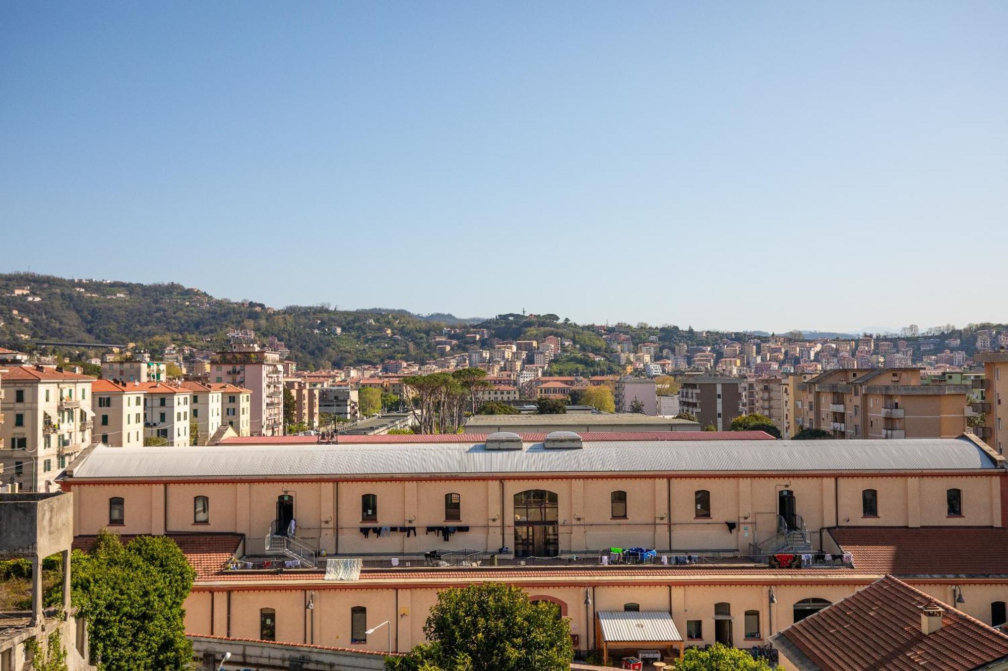 Elegante Dimora La Spezia-Free Parking Apartment Bagian luar foto